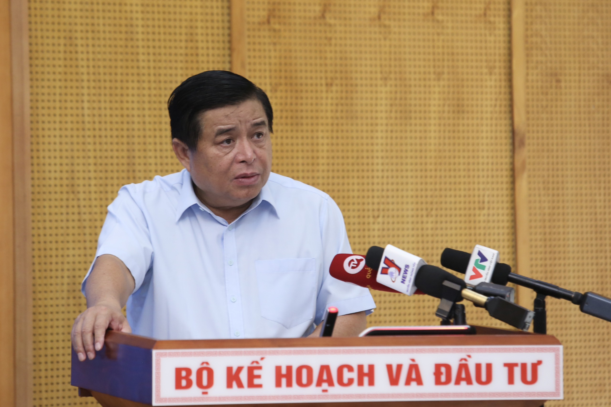 Bộ trưởng Bộ KH-ĐT Nguyễn Chí Dũng phát biểu khai mạc.